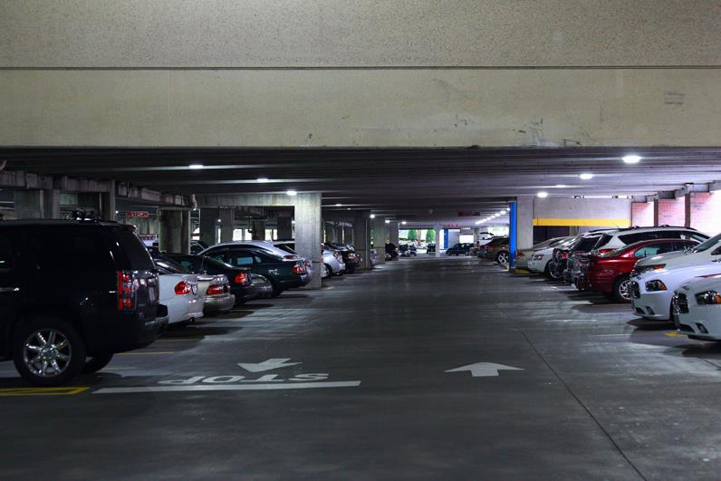 Yahua osvetljenje 2016 novi projekat je VODIO Canopy svetlo za Parking garaže